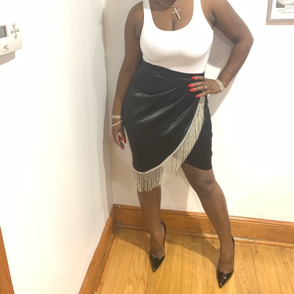 Satin skirt . Black - Picture 2 of 2